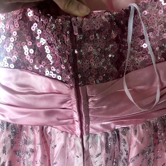 Prom dress size medium - Picture 5 of 5